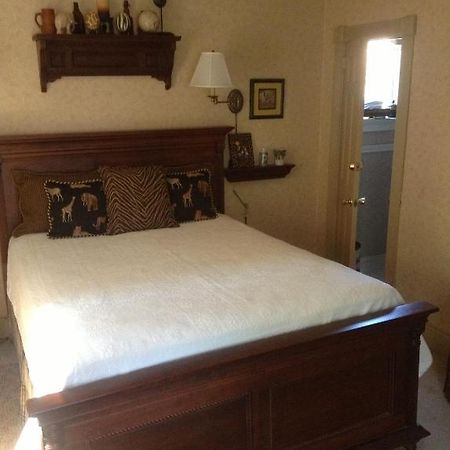 Newport Rose Cottage Room photo