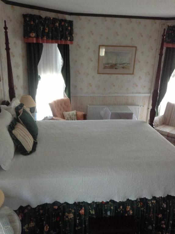 Newport Rose Cottage Room photo