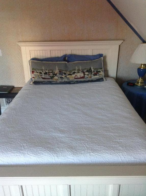 Newport Rose Cottage Room photo